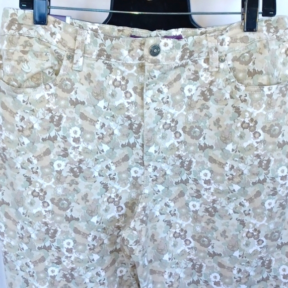 Gloria Vanderbilt Cream Green Brown Floral Amanda Vintage Jeans Size 14 short - Picture 2 of 7
